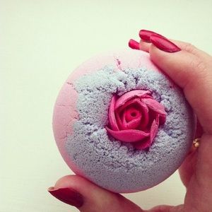 Lush Sex Bomb Bath Bomb