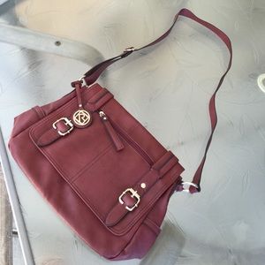 Relic burgundy cross body bag.