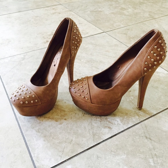 Studded heels - Picture 2 of 3