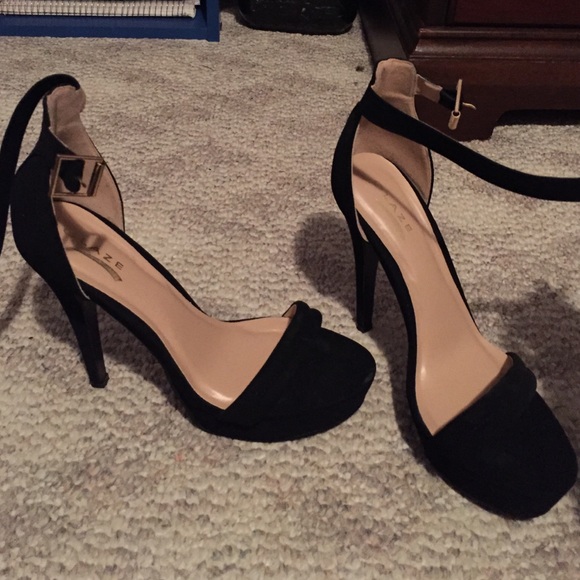 Black sandal