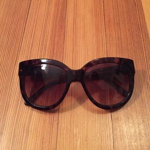 Stella McCartney sunglasses w Chanel case