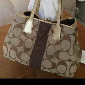 *RESERVED for @verniece1* Coach bag (Re-Posh)
