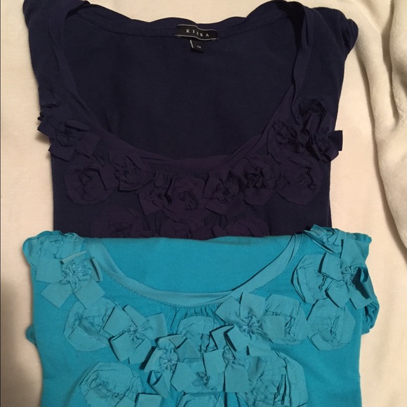 Lot of 2 flower-embellished short sleeve *SOLD*