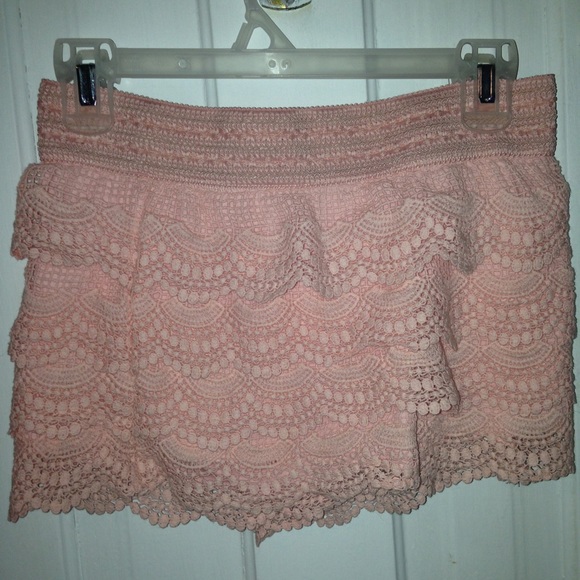 Ruffled shorts