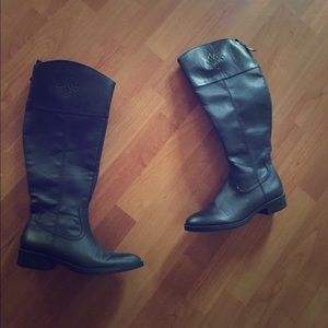 Simply Vera wang black boots