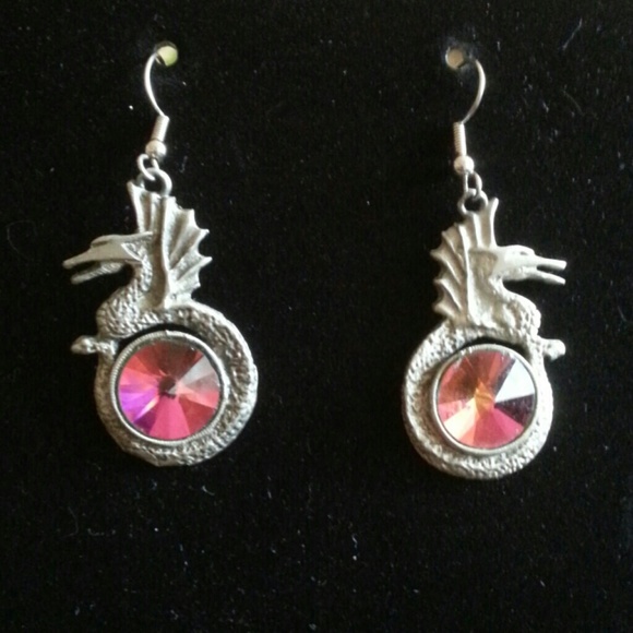 Pierced earrings - Picture 1 of 1