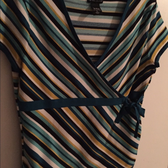 V-neck shirt, multi colored stripes NY&Company