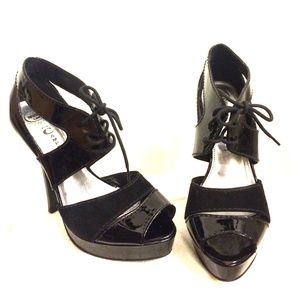 Jeffrey campbell cut out heel