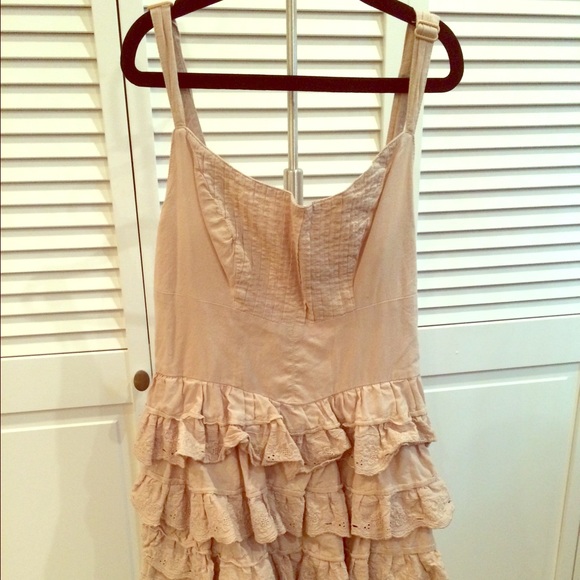 Beige ruffled eyelet dress by Guess size 1