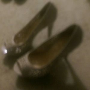 Nude patent leather platform peep toe heels size 8