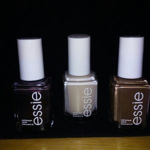 Given as FREE Gift: Essie NEW 3 bundle