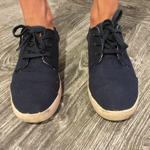 TOMS Navy Blue Canvas Paseos