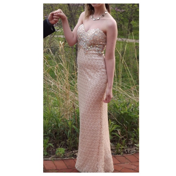 Elegant Peach Prom Dress - Picture 1 of 4