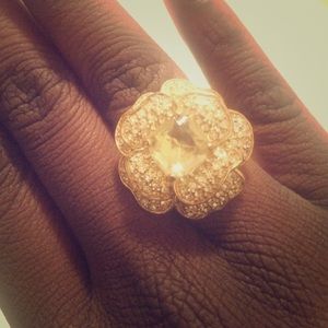 Gold flower ring