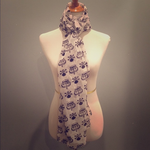 Scull and Crown Scarf