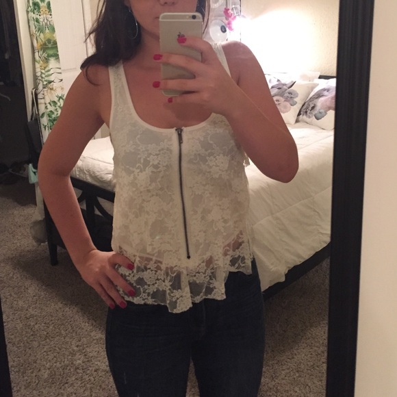 Cropped lace tank