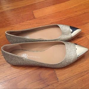 Rock and Republic Silver Glitter Flats 8.5