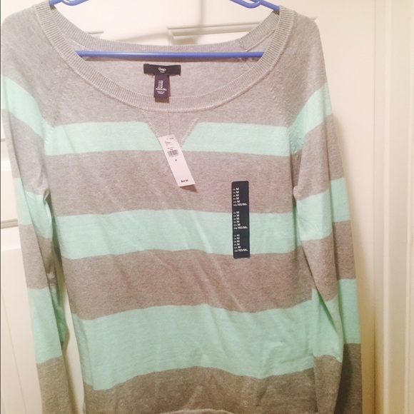 BRAND NEW TAGS ATTACHED Gap sweater - Picture 2 of 3