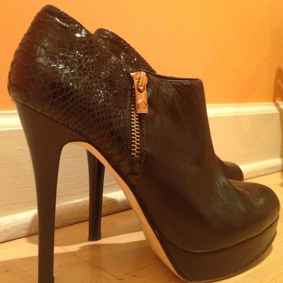 Michael Kors Woman's Heel