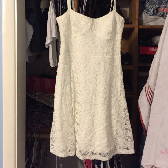 White floral dress - Picture 1 of 1