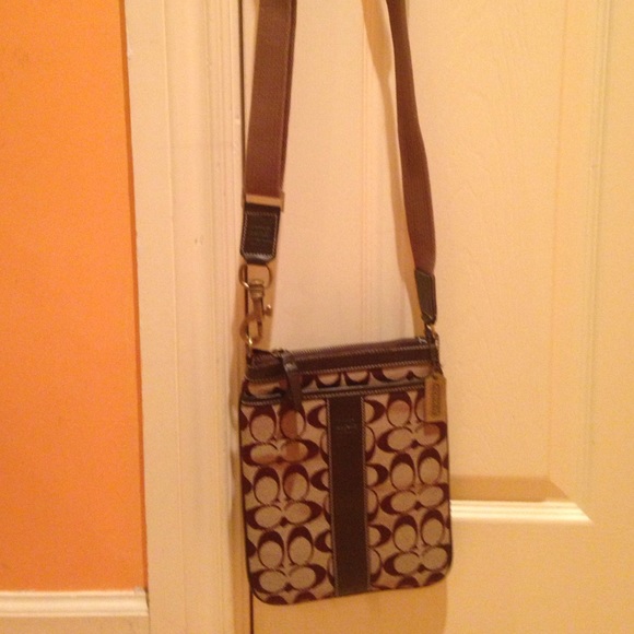 Authentic Coach Crossbody (brown)
