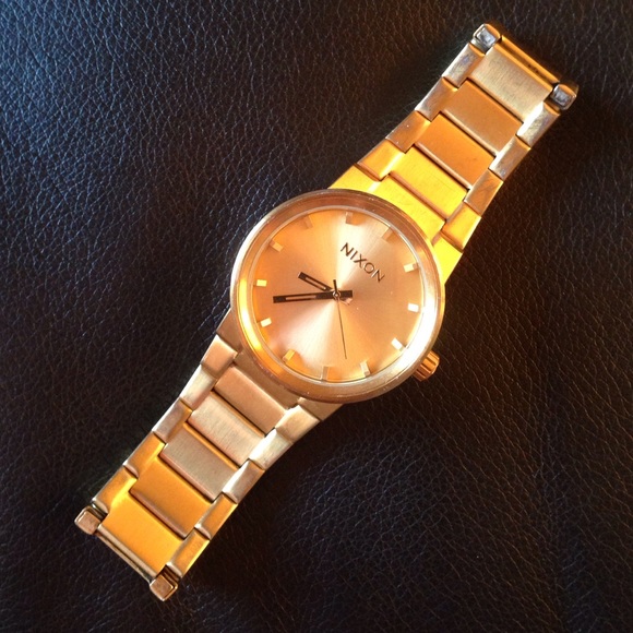 Nixon watch