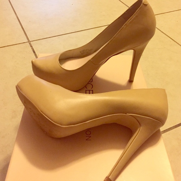 🔴SOLD🔴BCBGeneration heels
