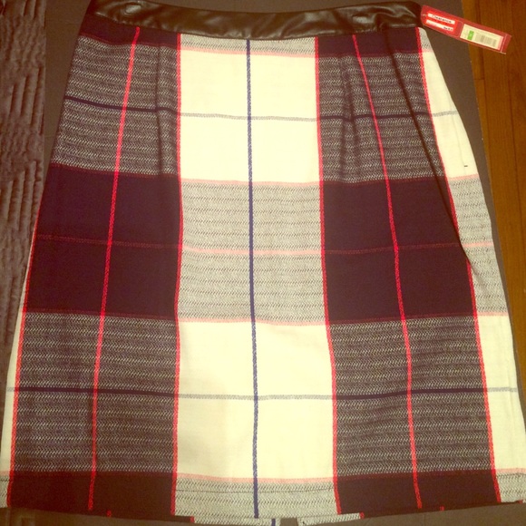 Plaid skirt with leather waist