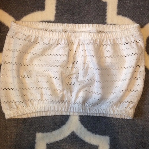 Urban Outfitters crop top 🌸 🆕 - Picture 3 of 3