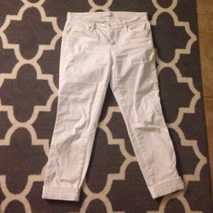 Distressed Boyfriend jeans