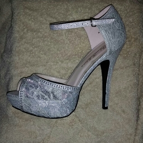 Silver laced high heel