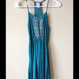 Beautiful turquoise dress!