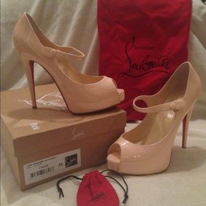 🔴SOLD🔴 Christian Louboutin "Jane Vendome"  39