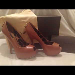 ❤️SOLD❤️ Louis Vuitton Brown Heels size 38