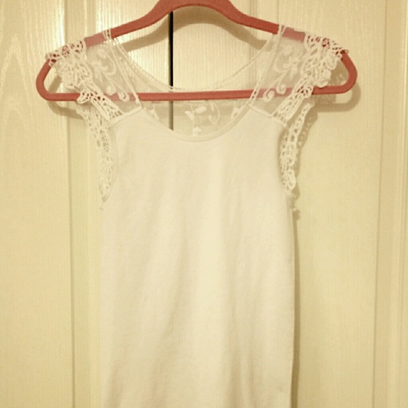 White lace Top - Picture 2 of 3