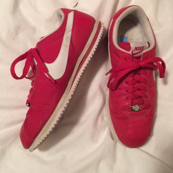Red nike