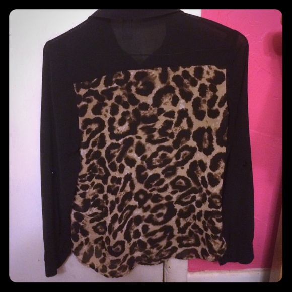 Black top with leopard back! - Picture 1 of 3