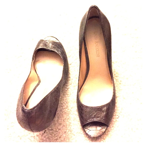 Bronze metallic Enzo Angloini pumps