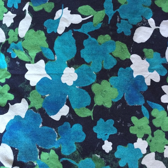 🚫Donated🚫 Ann Taylor LOFT Floral Camisole 🌻 - Picture 2 of 4