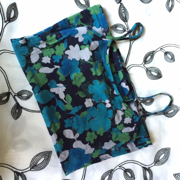 🚫Donated🚫 Ann Taylor LOFT Floral Camisole 🌻 - Picture 4 of 4