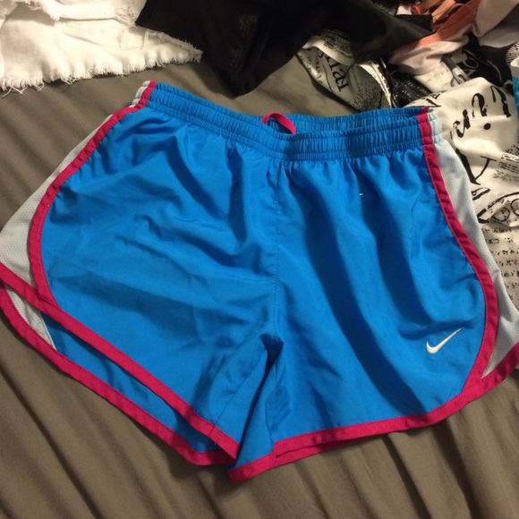 Nike shorts youth medium