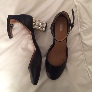 COOPERATIVE Chunky Jewel Heel