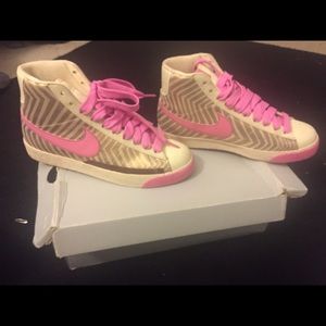 Women's Nike dunks
