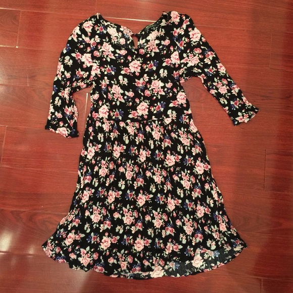 ✨REDUCED✨ Cotton On black flower dress
