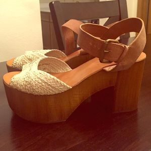 Clog heel sandal