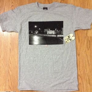 Obey tee. Sz small in guys !