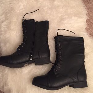 Black combat boots size 8