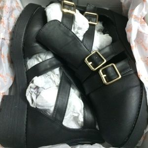 Black cut out boots Coltran