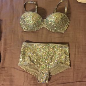 Silver glittery bra/panty set