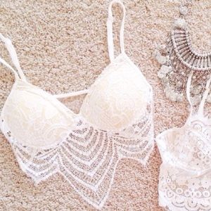 LACE EYELASH BRALETTE